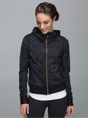 Lululemon Women’s Namasker Hooded Jacket Animal Swirl Deep Coal Black | Size 2